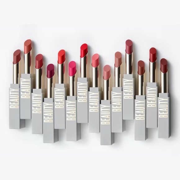 Beautycounter ‘Powerful’ Statement Maker Satin Lipstick - Picture 6 of 8